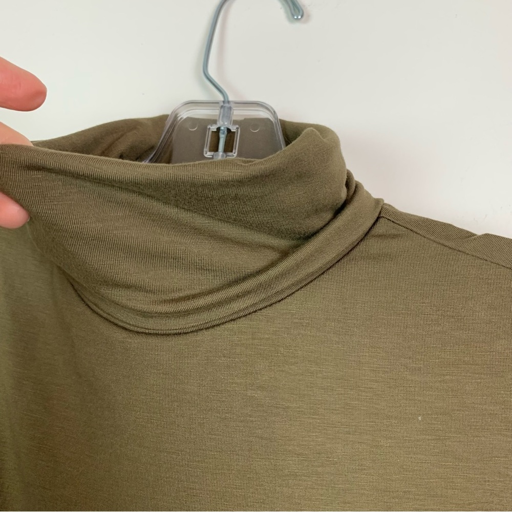 NWT L'AGENCE Ceci Sleeveless Turtleneck Top in Pine Size M - Picture 5 of 11
